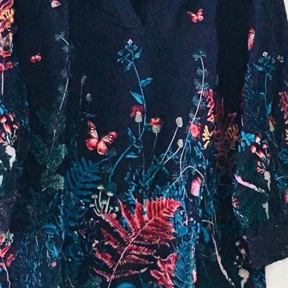 Lace Hem Navy Floral 3/4 Sleeve Blouse - Picture 3 of 6